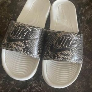 Nike slides